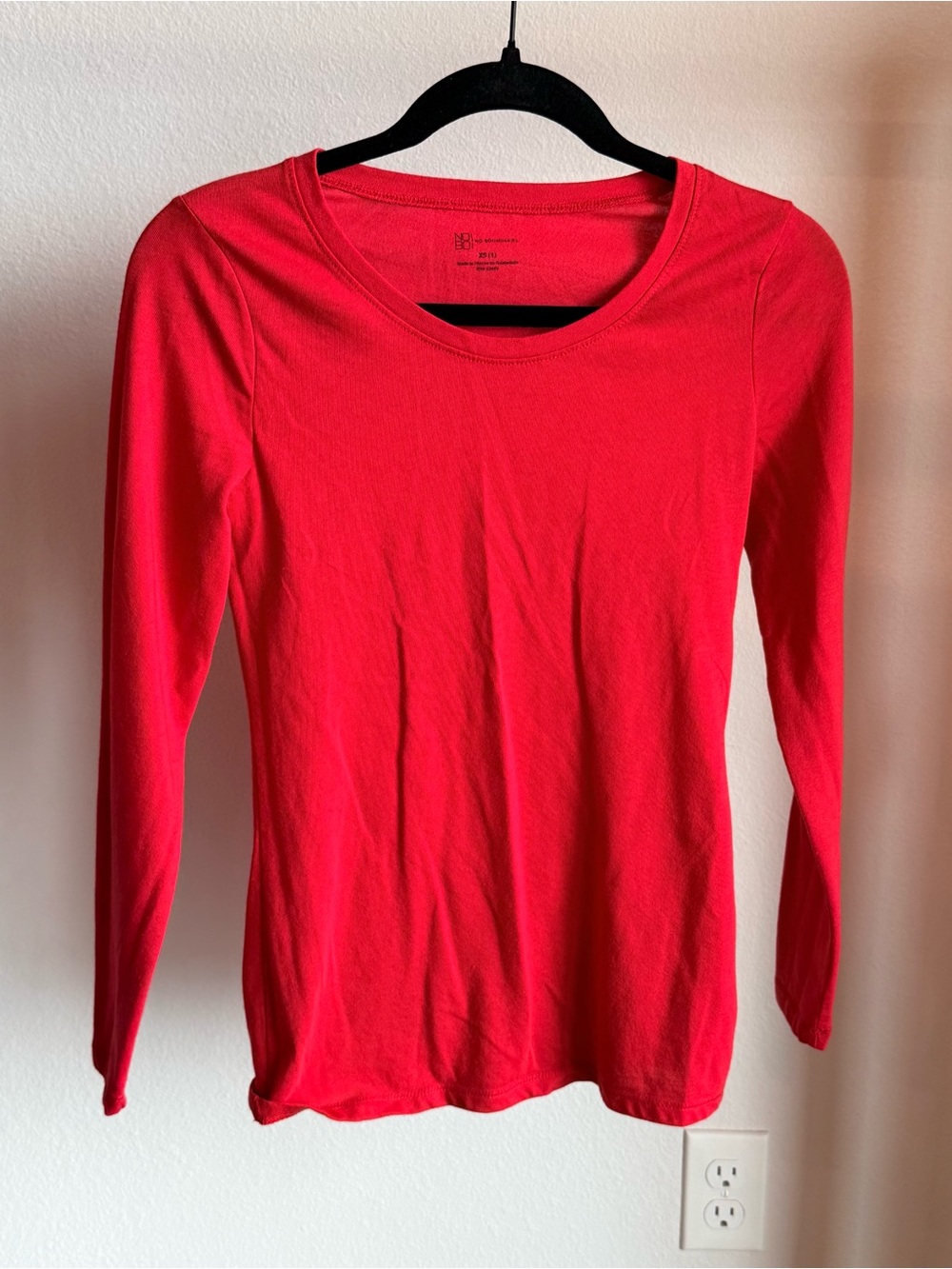 No Boundaries Women's Long-Sleeve Crewneck Top - Bright Red